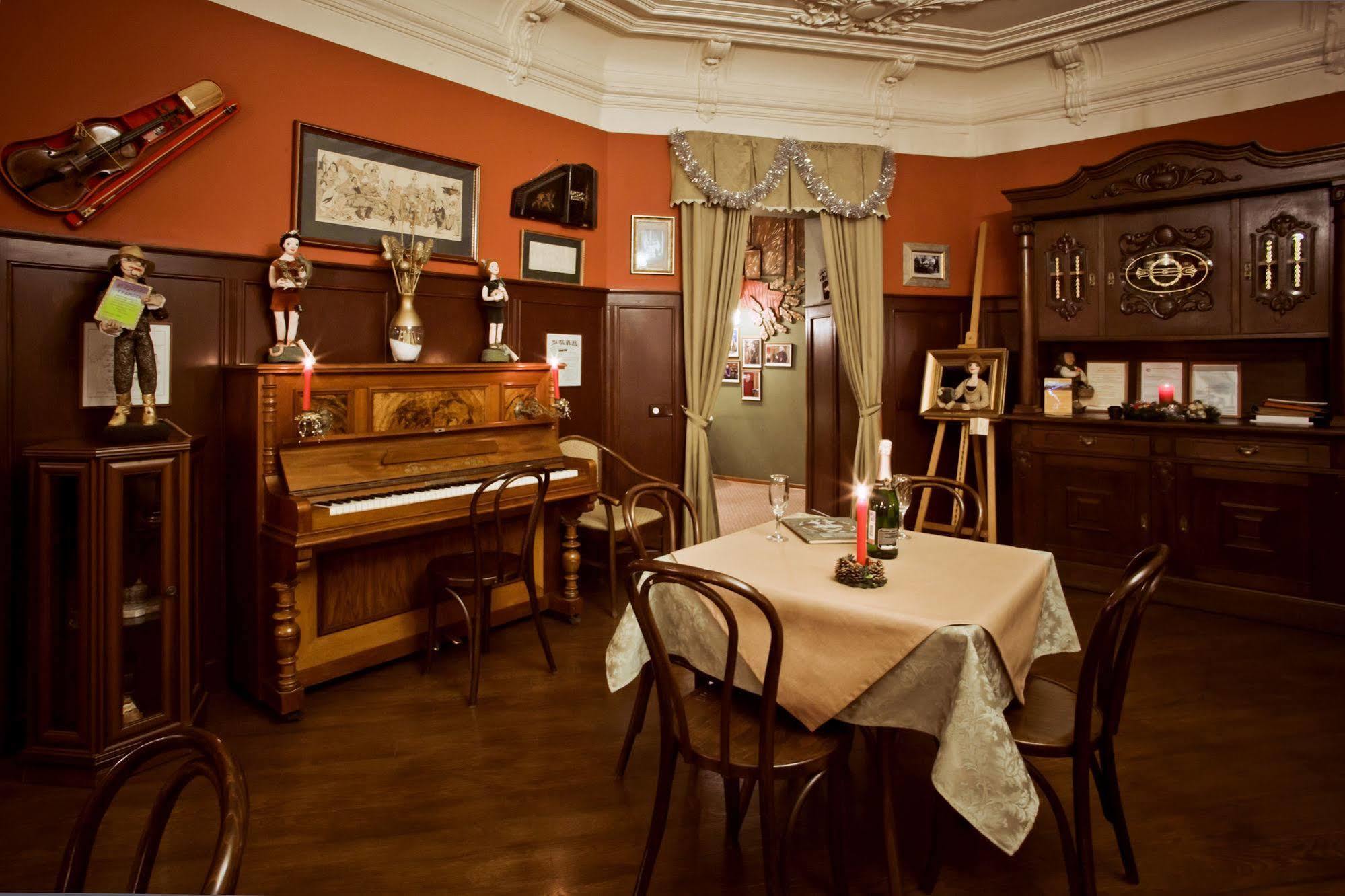 Hotel Old Vienna Petrohrad Exteriér fotografie